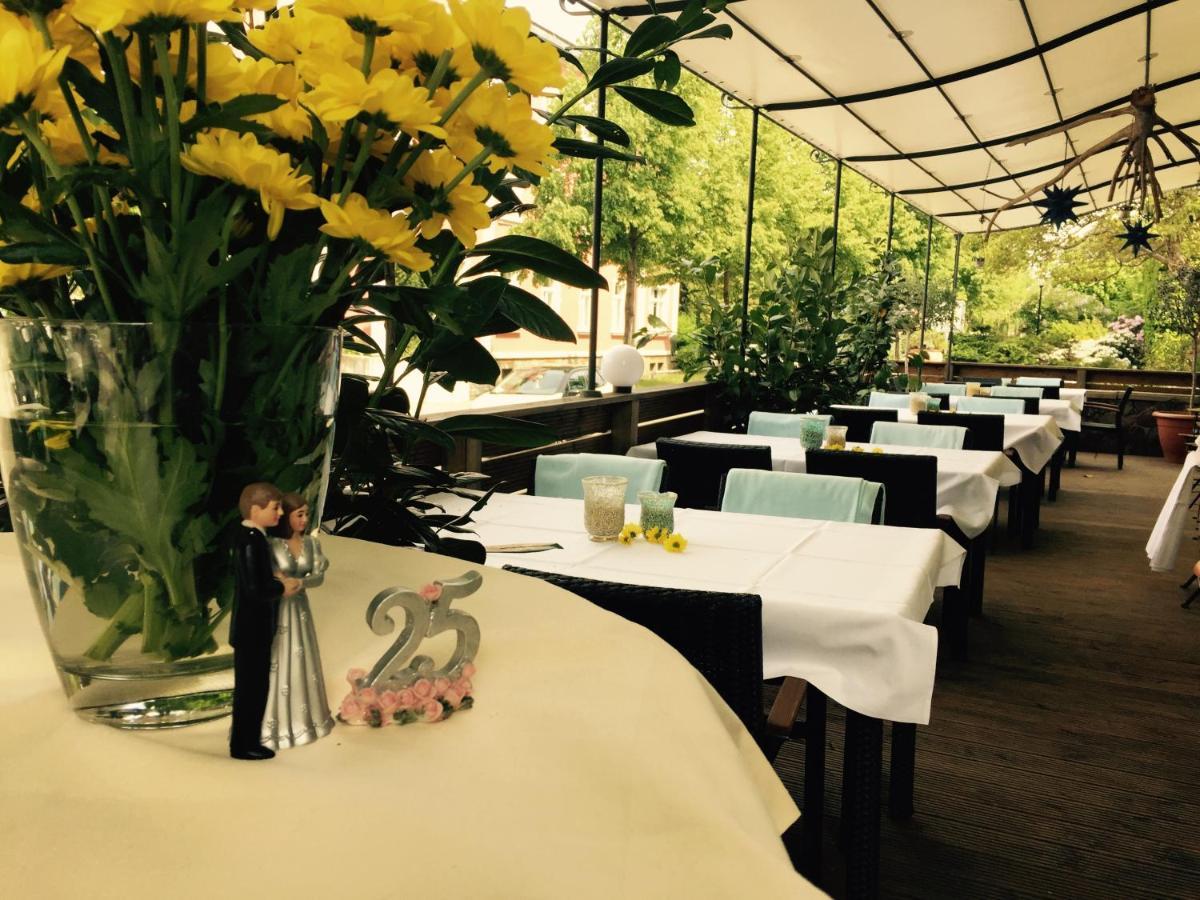 Zu Den Linden - Radebeul Pension Mit Restaurant Exterior photo