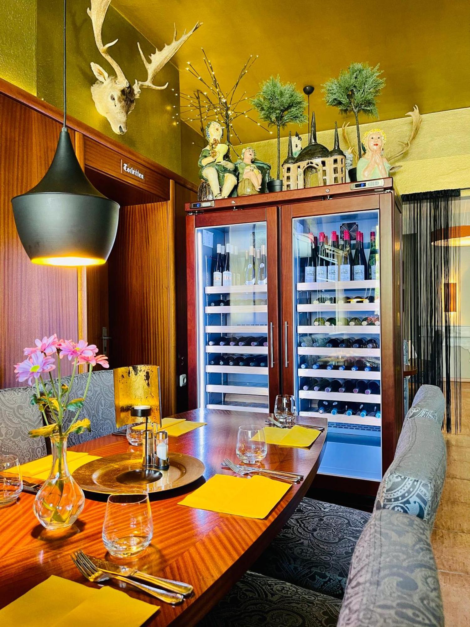 Zu Den Linden - Radebeul Pension Mit Restaurant Exterior photo